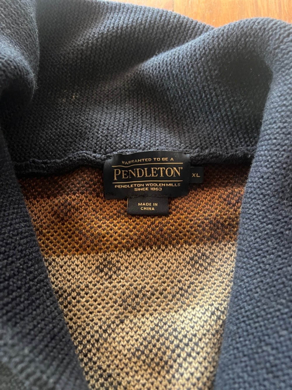 Pendleton Cardigan - Picture 2 of 7